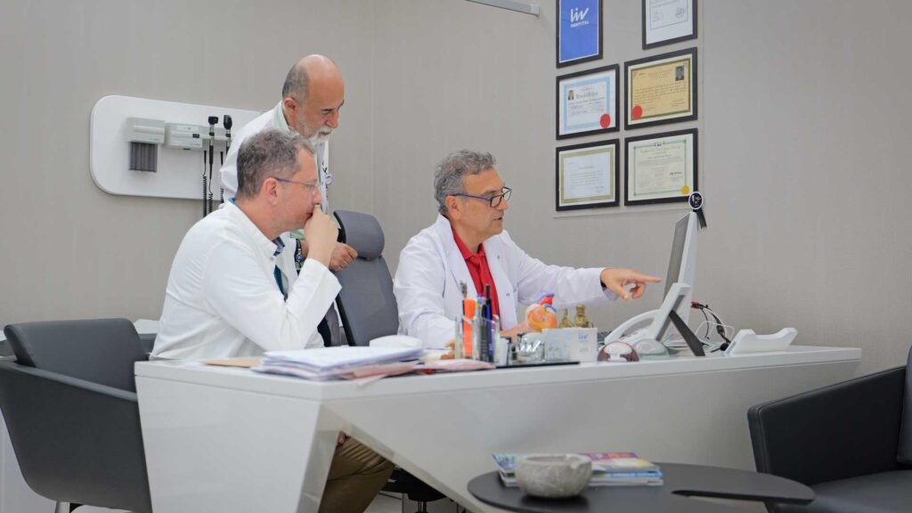 ahmet_ozkara_ekip_doktor